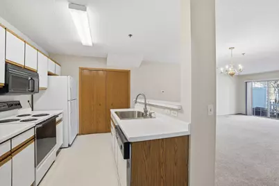 2578 Bedford Court #15, Mendota Heights, MN 55120 - Photo 4