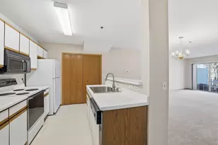 2578 Bedford Ct, Mendota Heights, MN 55120 - Photo 4