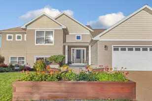 1401 Lloyd Ln, Saint Peter, MN 56082 - Photo 2