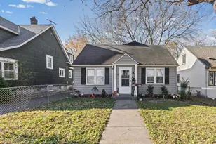 917 Jessie St, Saint Paul, MN 55130 - Photo 1