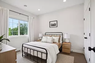 613 Field Point St, Roberts, WI 54023 - Photo 6