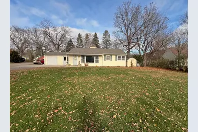 504 19th Avenue SW, Willmar, MN 56201 - Photo 2