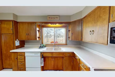 504 19th Avenue SW, Willmar, MN 56201 - Photo 8