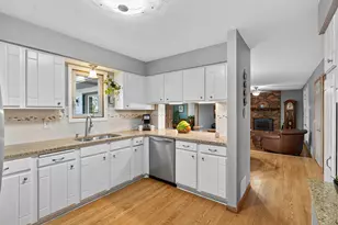 15716 Hayes Trail, Apple Valley, MN 55124 - Photo 2