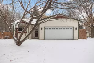 715 Liberty Heights Dr, Chaska, MN 55318 - Photo 2