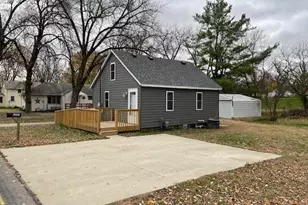 1207 15th Ave SW, Austin, MN 55912 - Photo 2