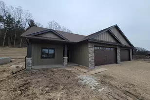 1093 Legend Ln, River Falls, WI 54022 - Photo 1