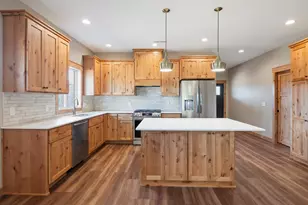 1093 Legend Ln, River Falls, WI 54022 - Photo 6