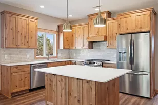1093 Legend Ln, River Falls, WI 54022 - Photo 4