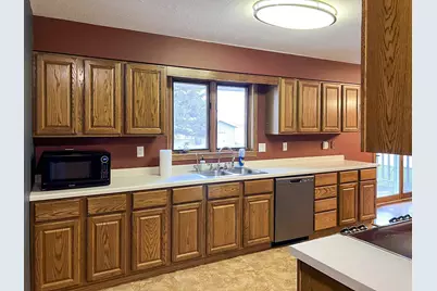 1803 Robin Hood Drive, Thief River Falls, MN 56701 - Photo 10