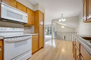 361 Elan Ct, Woodbury, MN 55125 - Photo 16