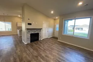 890 Tall Grass Ct, Wanamingo, MN 55983 - Photo 4