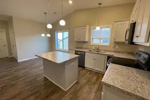 890 Tall Grass Ct, Wanamingo, MN 55983 - Photo 2