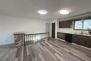 1624 N 5th St, Montevideo, MN 56265 - Photo 12