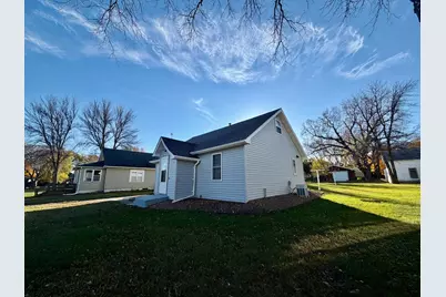 714 S Elm Street, Lamberton, MN 56152 - Photo 2