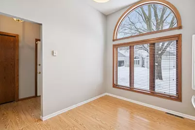 805 Southcross Drive E, Burnsville, MN 55306 - Photo 4