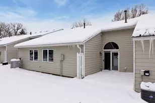 805 Southcross Dr E, Burnsville, MN 55306 - Photo 22