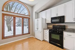 805 Southcross Dr E, Burnsville, MN 55306 - Photo 2