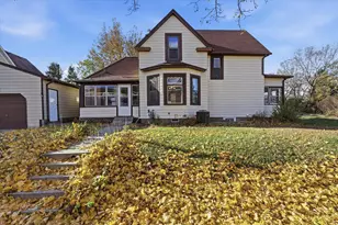 4 Elizabeth St W, Saint Paul, MN 55107 - Photo 1