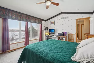 3913 Oxford Dr, Woodbury, MN 55125 - Photo 4