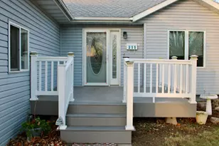 311 Kendall Ave S, Thief River Falls, MN 56701 - Photo 6