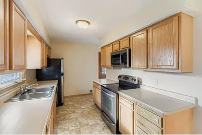 80 Sherrie Lane, Woodbury, MN 55125 - Photo 2