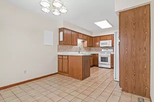 1220 Ravenswood Ct, Shoreview, MN 55126 - Photo 8