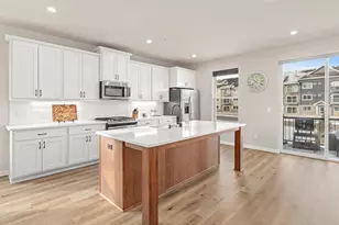 13565 Territorial Cir N, Maple Grove, MN 55369 - Photo 2