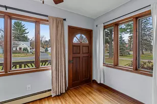 2695 Harvester Ave E, Maplewood, MN 55119 - Photo 10