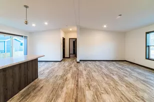 422 Court Ave N, Sandstone, MN 55072 - Photo 8