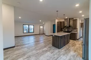 422 Court Ave N, Sandstone, MN 55072 - Photo 8