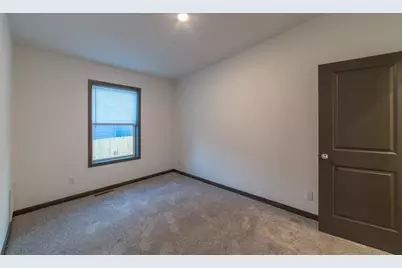 422 Court Avenue N, Sandstone, MN 55072 - Photo 30