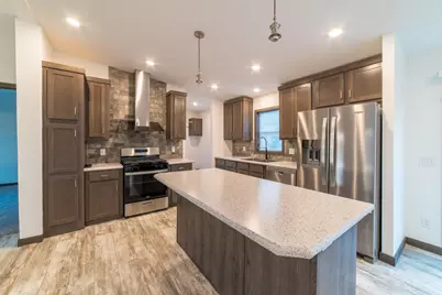 422 Court Avenue N, Sandstone, MN 55072 - Photo 2