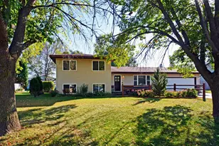 6231 Red Fox Run, North Branch, MN 55056 - Photo 2