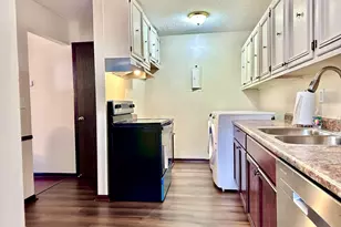 1228 Wagon Wheel Rd, Hopkins, MN 55343 - Photo 8