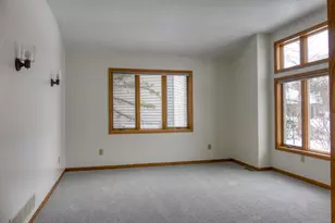 728 Laurie Ct, Maplewood, MN 55117 - Photo 8