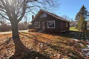 2450 Douglas St, Windom, MN 56101 - Photo 2