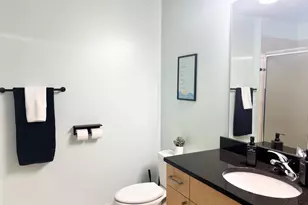 215 10th Ave S, Minneapolis, MN 55415 - Photo 16