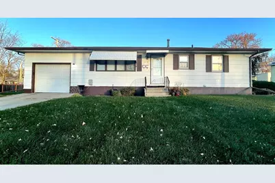 1219 S Newton Avenue, Albert Lea, MN 56007 - Photo 1