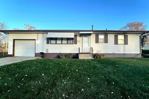 1219 S Newton Ave, Albert Lea, MN 56007 - Photo 1