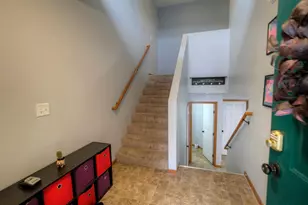 2762 Ridgeview Dr, Red Wing, MN 55066 - Photo 2