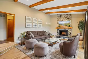 9685 Clover Cir, Eden Prairie, MN 55347 - Photo 4