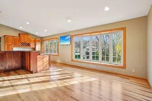 9685 Clover Cir, Eden Prairie, MN 55347 - Photo 10