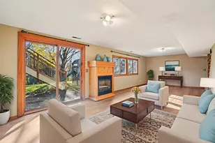 9685 Clover Cir, Eden Prairie, MN 55347 - Photo 6