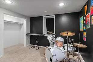 5573 Fairview Ave N, Shoreview, MN 55126 - Photo 32