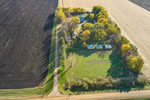 40497 356th St, Le Sueur, MN 56058 - Photo 1