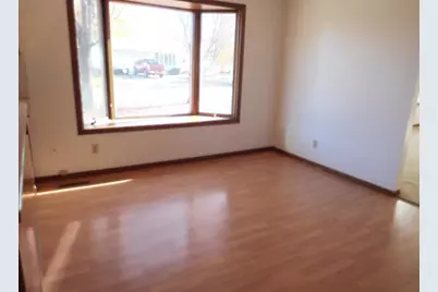 314 10th Ave SE, Elbow Lake, MN 56531 - Photo 4