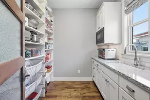 110 Gleahaven Rd, Wayzata, MN 55391 - Photo 6