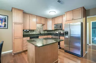 8996 Neill Lake Rd, Eden Prairie, MN 55347 - Photo 4