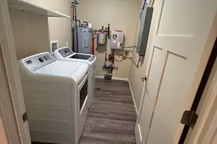 204 W Poplar Ave, Badger, MN 56714 - Photo 8